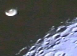 Foto Ufo sulla Luna