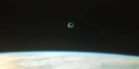 UFO staziona nei pressi della ISS