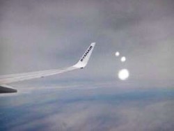 Ufo inseguono aereo Ryan Air